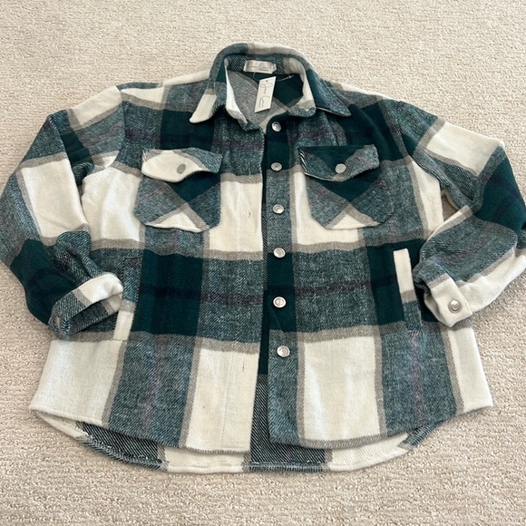 Jess Crum x Hazel & Olive White Green Plaid Soft Cozy Shacket Jacket NWT - Picture 3 of 7
